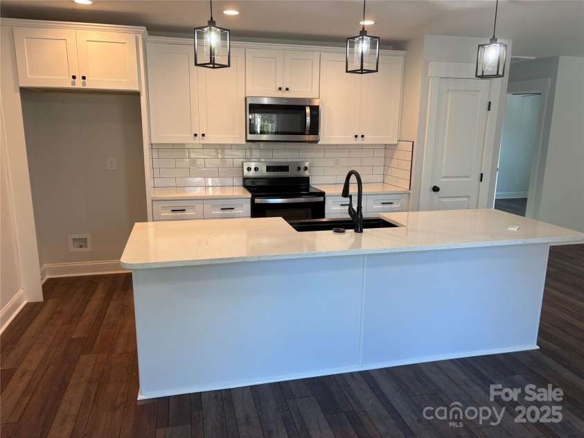 2203 Florida Avenue, Kannapolis, NC 28083.  MLS# CAR4323017, YatesRealty ID 15878. 
