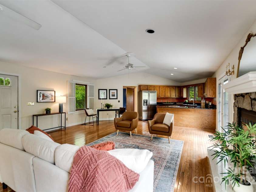 362 Cowan Valley Estates, Sylva, NC 28779.  MLS# CAR4249311, YatesRealty ID 15878. 