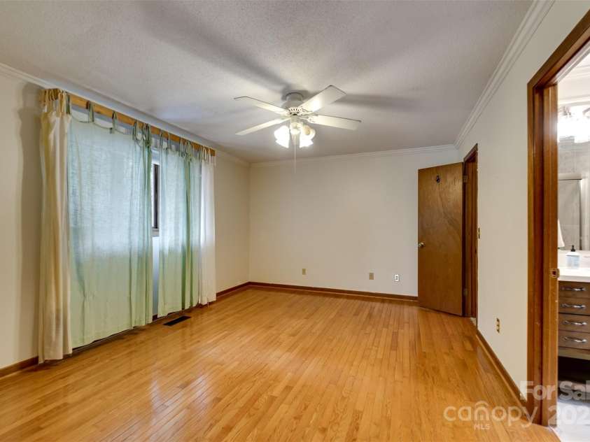 362 Cowan Valley Estates, Sylva, NC 28779.  MLS# CAR4249311, YatesRealty ID 15878. 