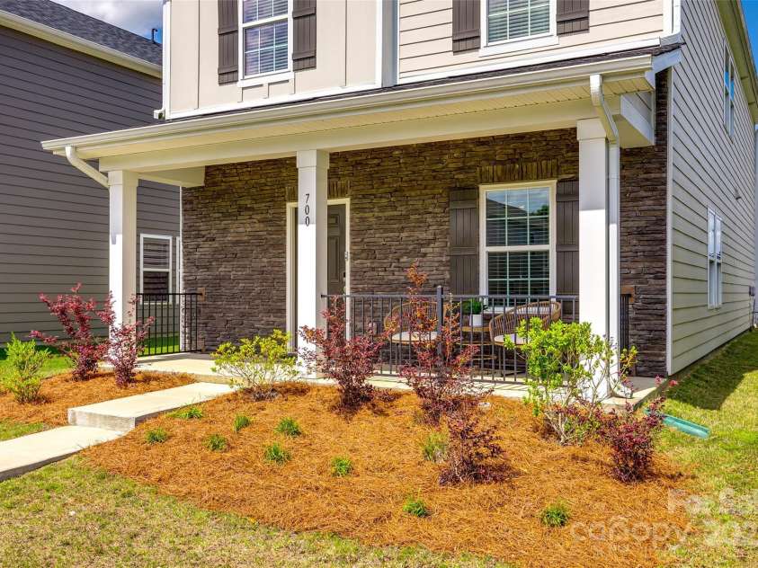 700 Windage Way, Pineville, NC 28134.  MLS# CAR4261549, YatesRealty ID 15879. 