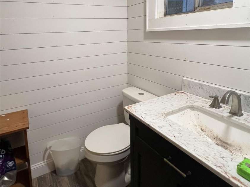 576 Faraway Hill, Lake Toxaway, NC 28747.  MLS# CAR4324985, YatesRealty ID 1588. Ensuite Bathroom