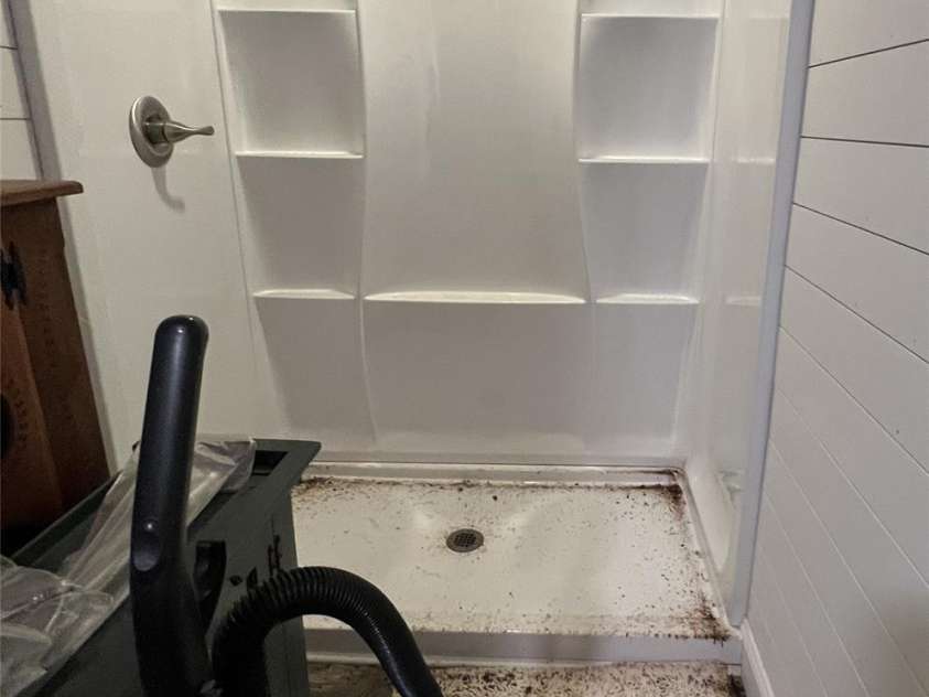 576 Faraway Hill, Lake Toxaway, NC 28747.  MLS# CAR4324985, YatesRealty ID 1588. Ensuite Shower