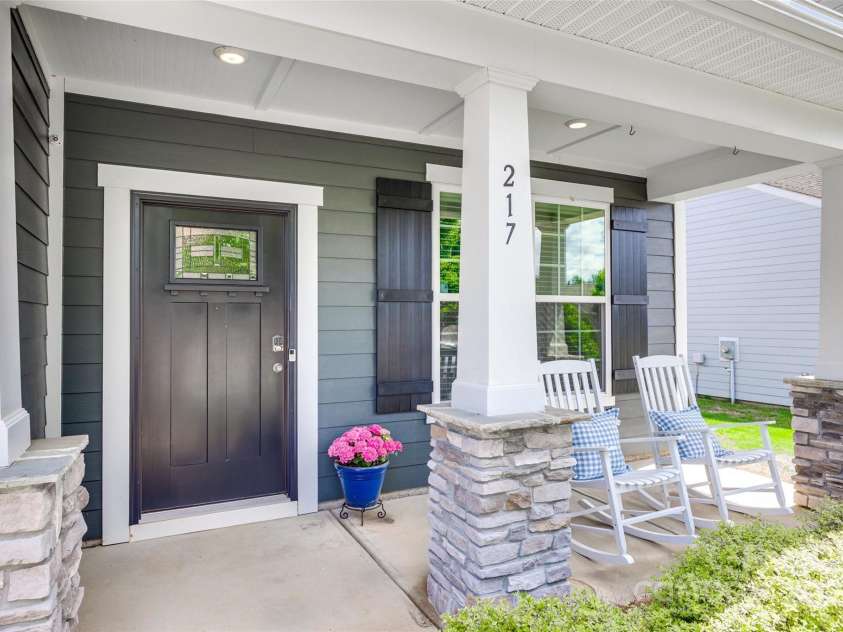 217 Barberry Drive, Belmont, NC 28012.  MLS# CAR4257813, YatesRealty ID 15881. 