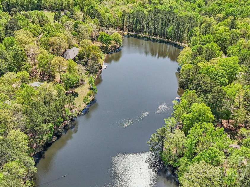 334 Lakeview Circle, Lugoff, SC 29078.  MLS# CAR4258357, YatesRealty ID 15882. 