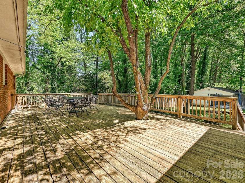 6604 Williams Road, Charlotte, NC 28215.  MLS# CAR4337545, YatesRealty ID 15882. Deck