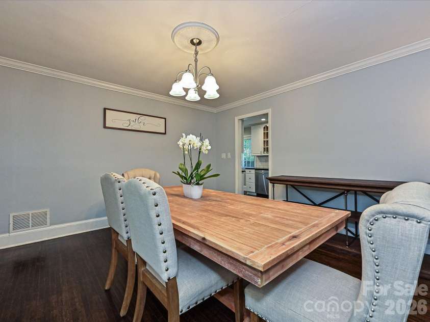 6604 Williams Road, Charlotte, NC 28215.  MLS# CAR4337545, YatesRealty ID 15882. Dining Room