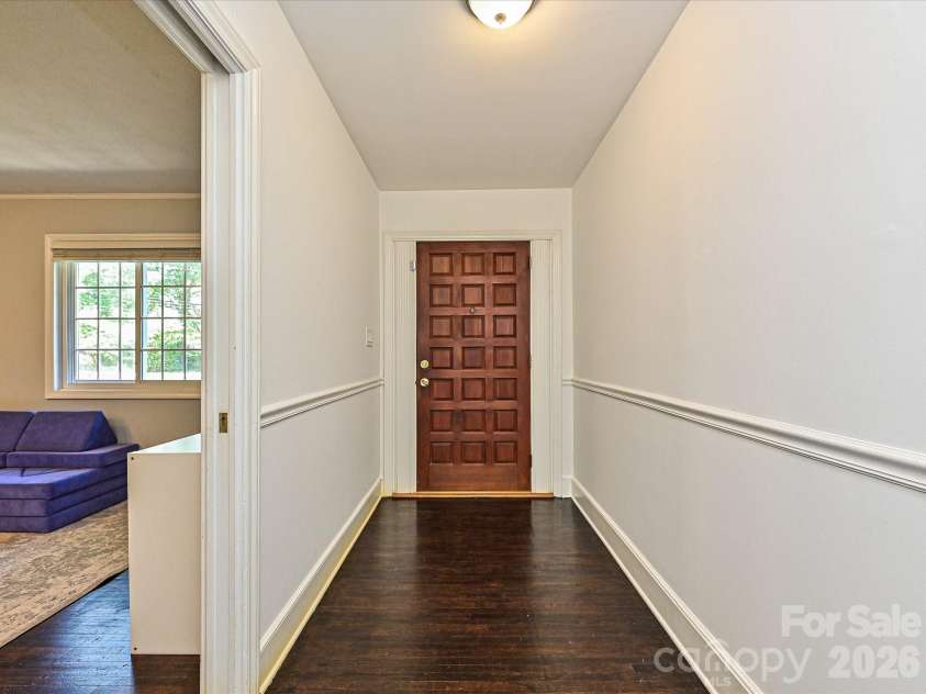 6604 Williams Road, Charlotte, NC 28215.  MLS# CAR4337545, YatesRealty ID 15882. Foyer