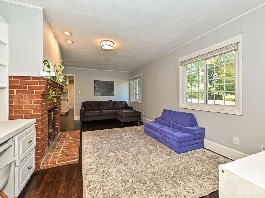 6604 Williams Road, Charlotte, NC 28215.  MLS# CAR4337545, YatesRealty ID 15882. Living Room