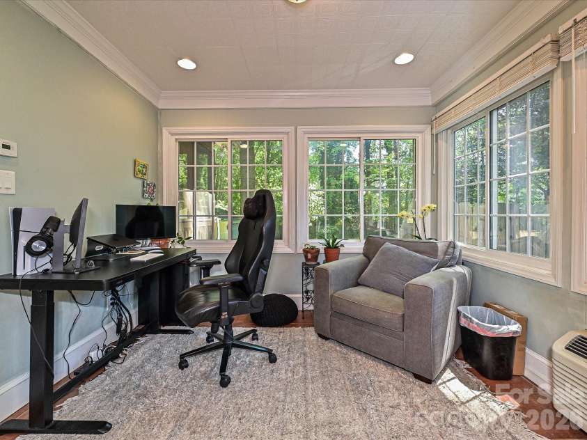 6604 Williams Road, Charlotte, NC 28215.  MLS# CAR4337545, YatesRealty ID 15882. Office