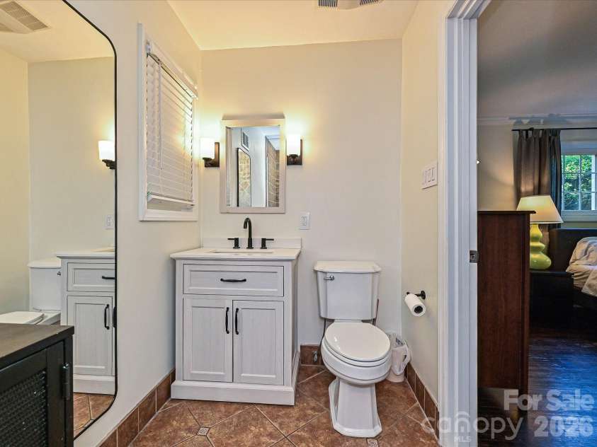 6604 Williams Road, Charlotte, NC 28215.  MLS# CAR4337545, YatesRealty ID 15882. Primary Bathroom