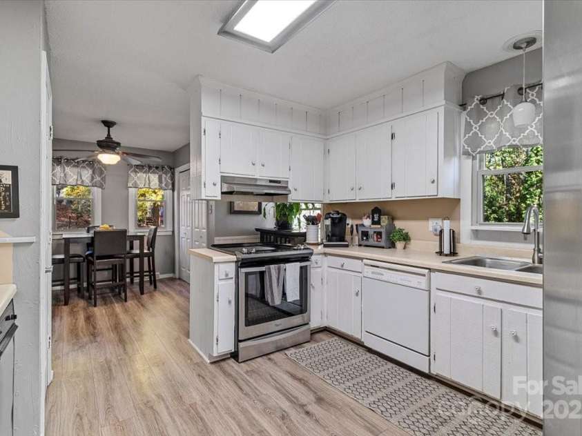 5084 Mariana Court, Tega Cay, SC 29708.  MLS# CAR4232743, YatesRealty ID 15883. 