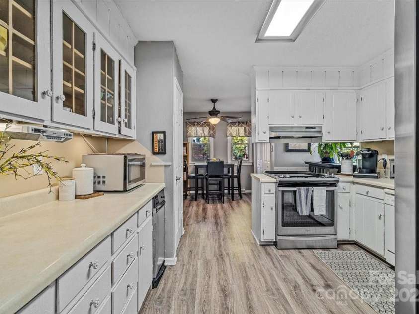 5084 Mariana Court, Tega Cay, SC 29708.  MLS# CAR4232743, YatesRealty ID 15883. 