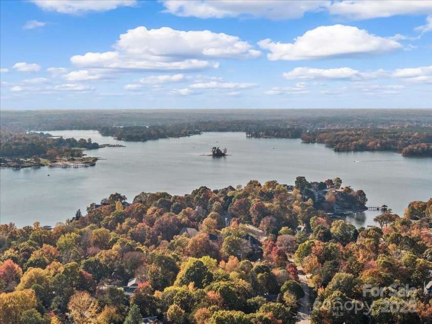 5084 Mariana Court, Tega Cay, SC 29708.  MLS# CAR4232743, YatesRealty ID 15883. 