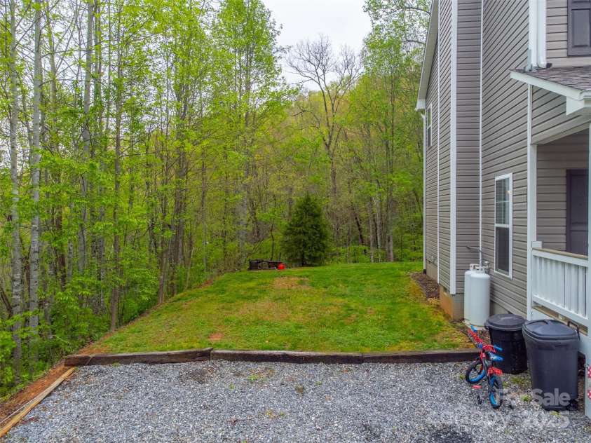 80 Stumpy Oak Road, Sylva, NC 28779.  MLS# CAR4250597, YatesRealty ID 15884. 