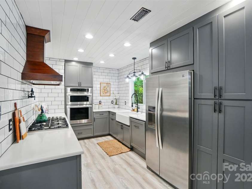 8501 Flanagan Court, Huntersville, NC 28078.  MLS# CAR4252598, YatesRealty ID 15886. 