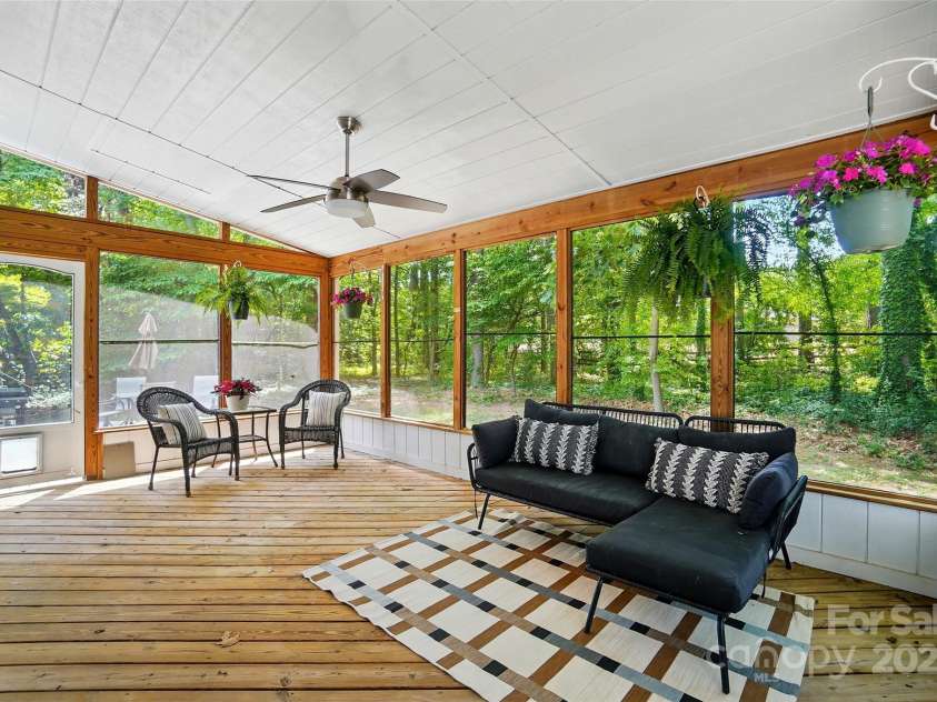 8501 Flanagan Court, Huntersville, NC 28078.  MLS# CAR4252598, YatesRealty ID 15886. 