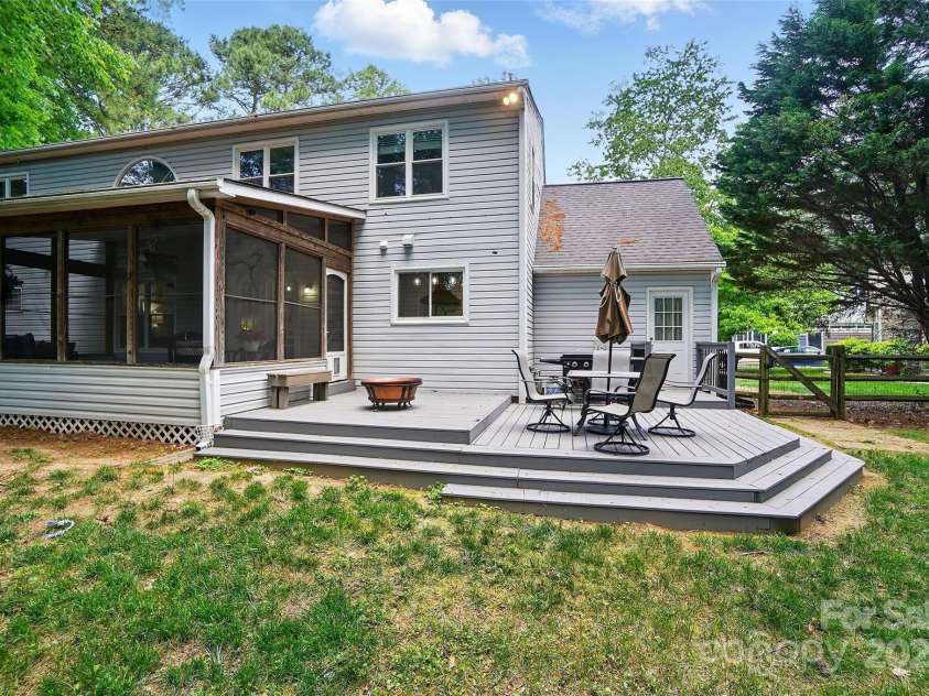 8501 Flanagan Court, Huntersville, NC 28078.  MLS# CAR4252598, YatesRealty ID 15886. 