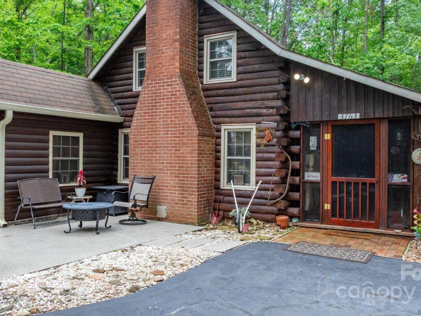 3763 Laurel Heights Drive, Morganton, NC 28655.  MLS# CAR4256545, YatesRealty ID 15887. 