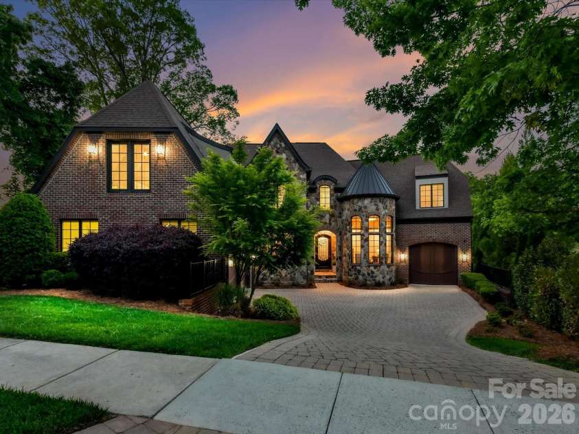 5915 Vidal Lane, Charlotte, NC 28226.  MLS# CAR4373967, YatesRealty ID 15887. 