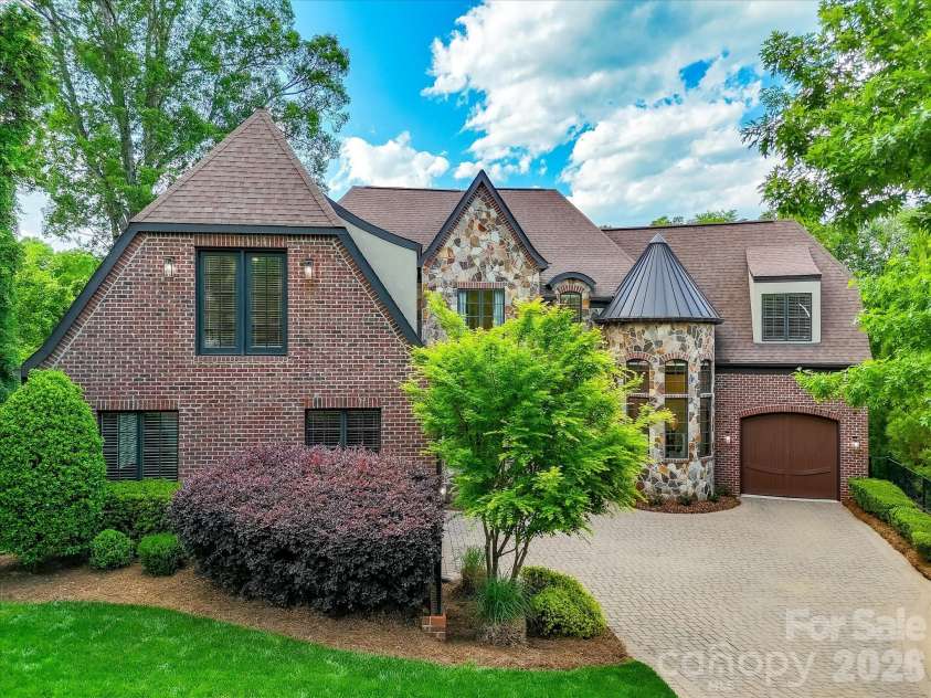 5915 Vidal Lane, Charlotte, NC 28226.  MLS# CAR4373967, YatesRealty ID 15887. 