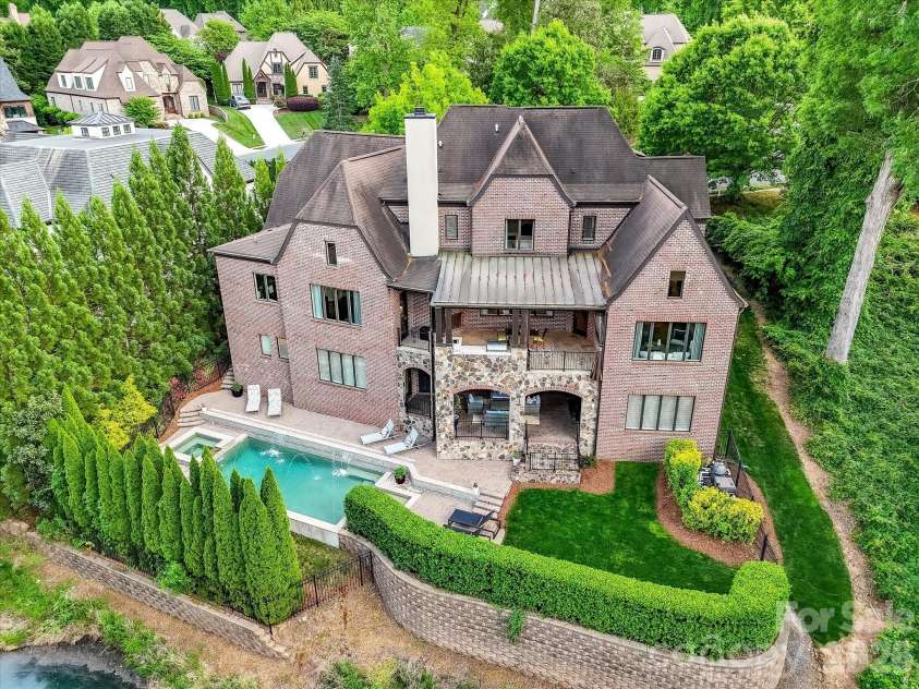 5915 Vidal Lane, Charlotte, NC 28226.  MLS# CAR4373967, YatesRealty ID 15887. 