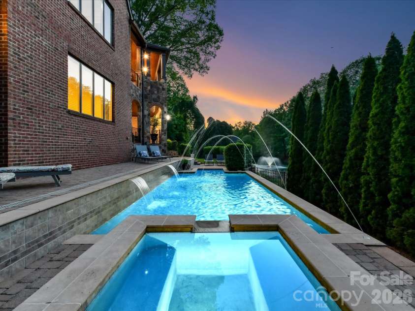 5915 Vidal Lane, Charlotte, NC 28226.  MLS# CAR4373967, YatesRealty ID 15887. 