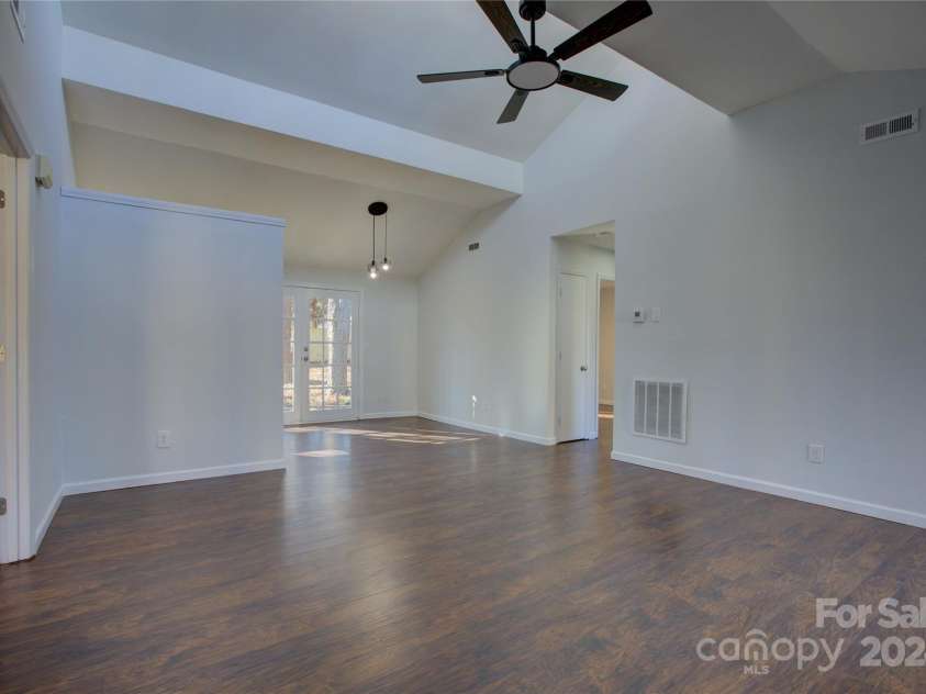 2515 Dion Avenue, Charlotte, NC 28212.  MLS# CAR4207111, YatesRealty ID 15889. 