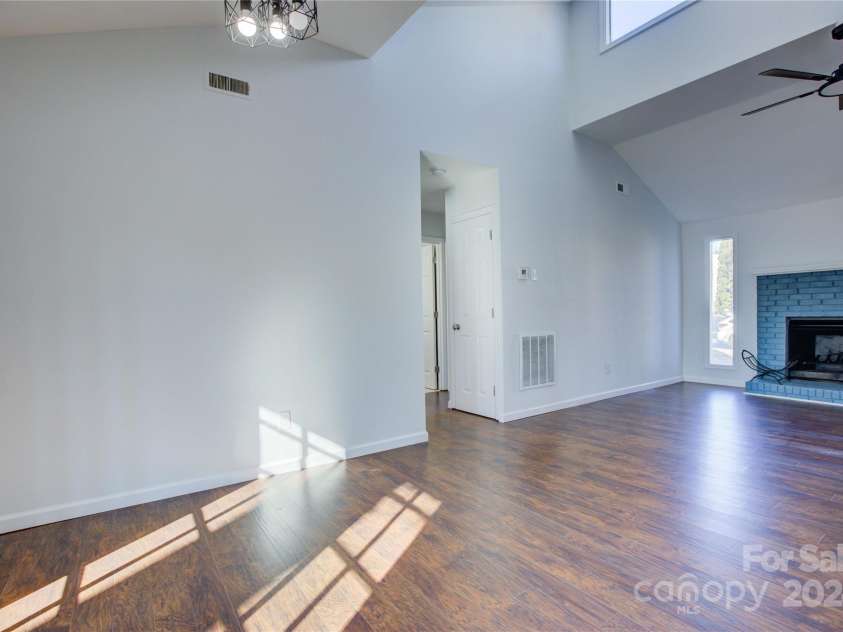 2515 Dion Avenue, Charlotte, NC 28212.  MLS# CAR4207111, YatesRealty ID 15889. 