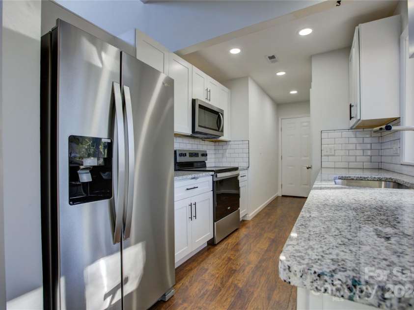 2515 Dion Avenue, Charlotte, NC 28212.  MLS# CAR4207111, YatesRealty ID 15889. 
