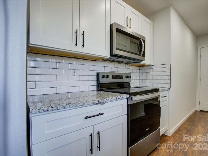 2515 Dion Avenue, Charlotte, NC 28212.  MLS# CAR4207111, YatesRealty ID 15889. 