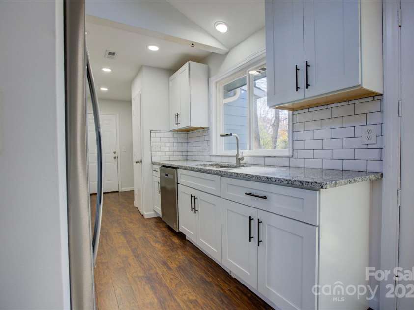 2515 Dion Avenue, Charlotte, NC 28212.  MLS# CAR4207111, YatesRealty ID 15889. 