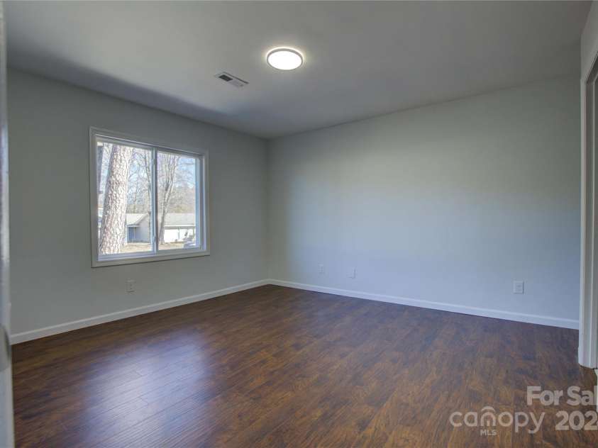 2515 Dion Avenue, Charlotte, NC 28212.  MLS# CAR4207111, YatesRealty ID 15889. 