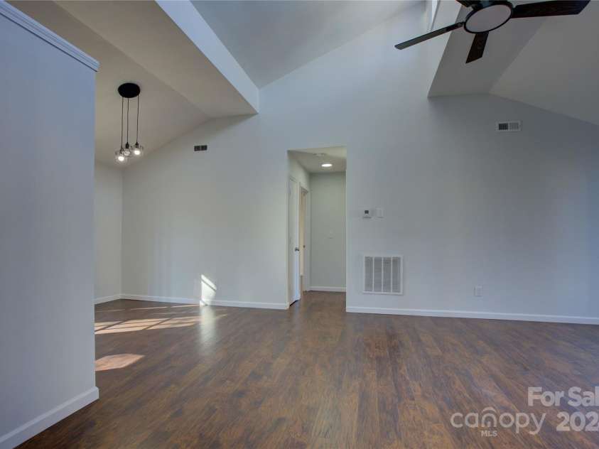 2515 Dion Avenue, Charlotte, NC 28212.  MLS# CAR4207111, YatesRealty ID 15889. 