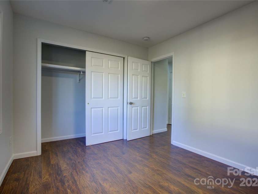 2515 Dion Avenue, Charlotte, NC 28212.  MLS# CAR4207111, YatesRealty ID 15889. 
