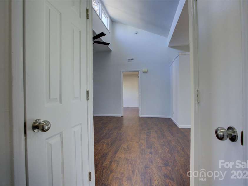 2515 Dion Avenue, Charlotte, NC 28212.  MLS# CAR4207111, YatesRealty ID 15889. 