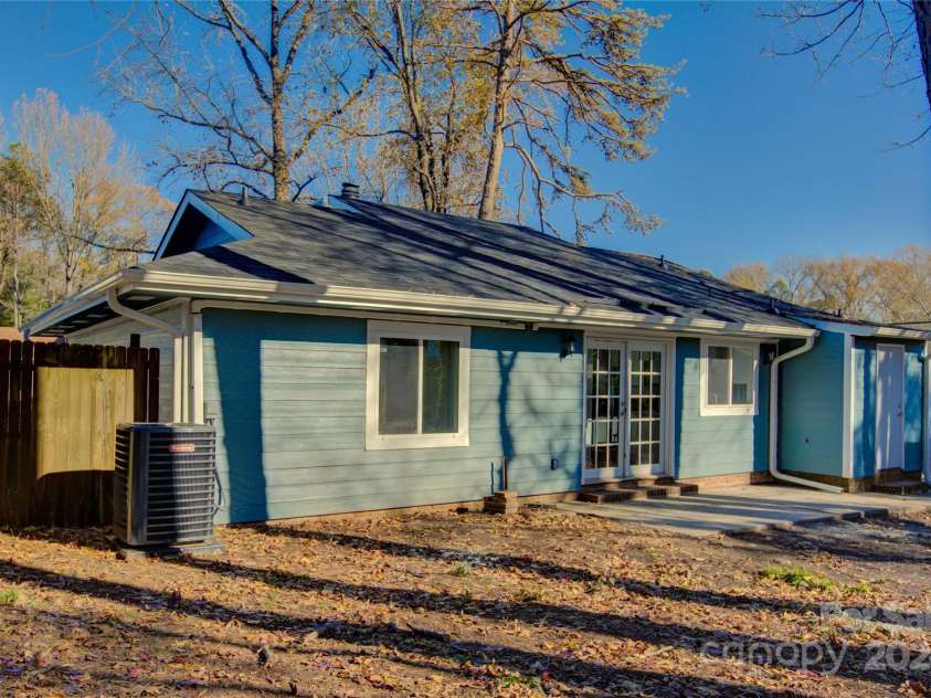2515 Dion Avenue, Charlotte, NC 28212.  MLS# CAR4207111, YatesRealty ID 15889. 