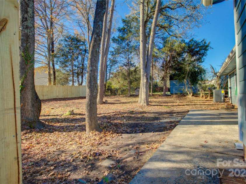 2515 Dion Avenue, Charlotte, NC 28212.  MLS# CAR4207111, YatesRealty ID 15889. 