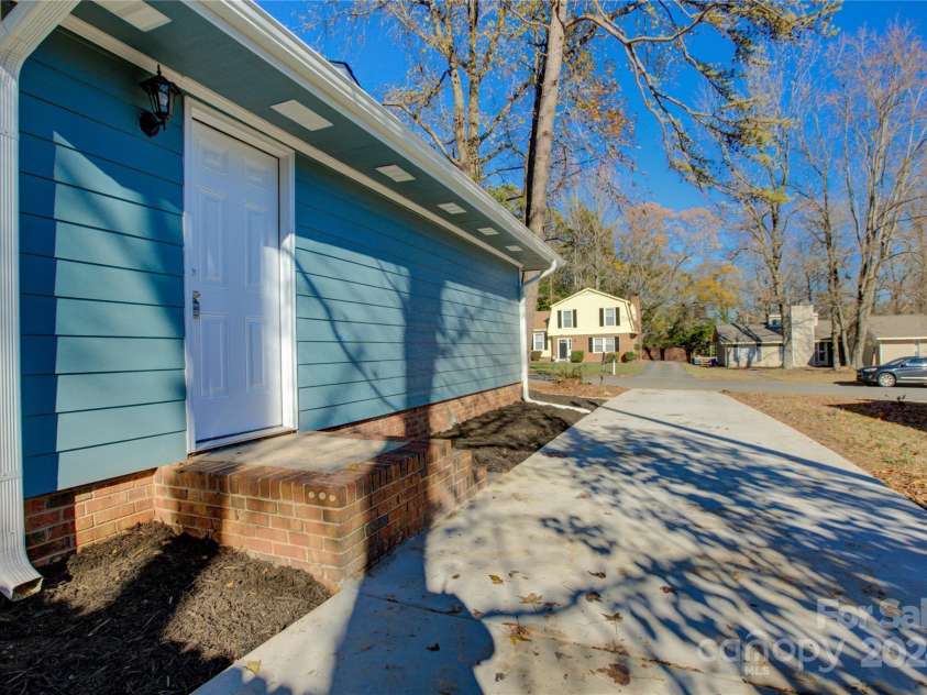 2515 Dion Avenue, Charlotte, NC 28212.  MLS# CAR4207111, YatesRealty ID 15889. 