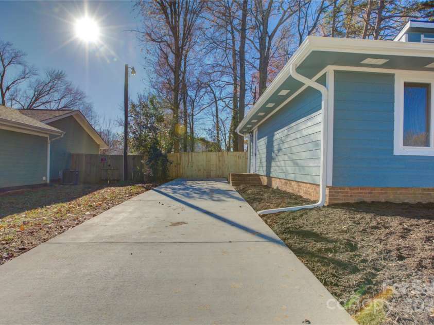 2515 Dion Avenue, Charlotte, NC 28212.  MLS# CAR4207111, YatesRealty ID 15889. 