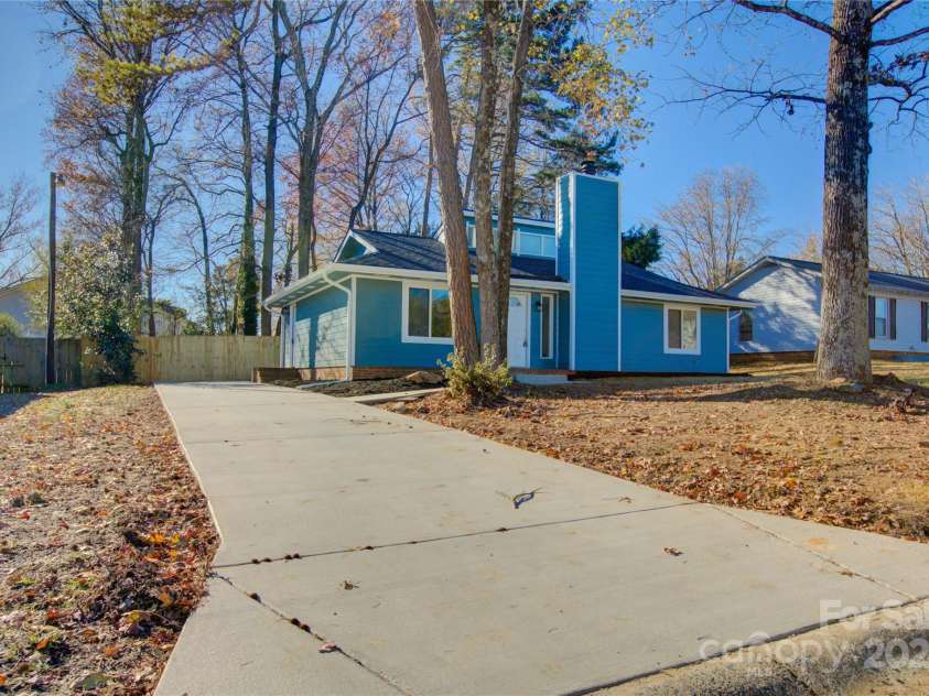 2515 Dion Avenue, Charlotte, NC 28212.  MLS# CAR4207111, YatesRealty ID 15889. 