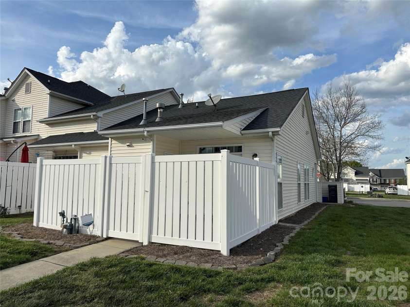 4047 Center Place Drive, Harrisburg, NC 28075.  MLS# CAR4367583, YatesRealty ID 15889. 