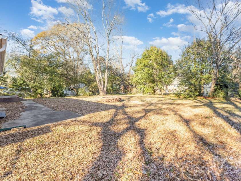 4209 Donnybrook Place, Charlotte, NC 28205.  MLS# CAR4329646, YatesRealty ID 1589. 