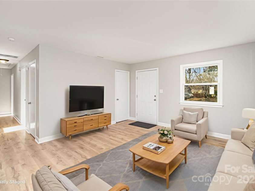 4209 Donnybrook Place, Charlotte, NC 28205.  MLS# CAR4329646, YatesRealty ID 1589. Virtually staged