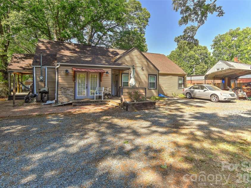 608 Worley Street, Monroe, NC 28112.  MLS# CAR4371352, YatesRealty ID 15890. 