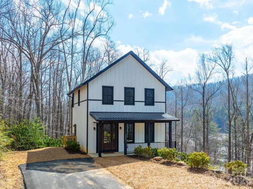 131 Bryce Way, Boone, NC 28607.  MLS# CAR4329202, YatesRealty ID 15891. 