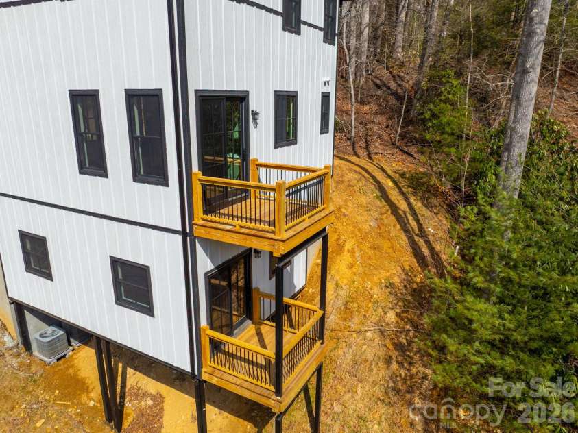 131 Bryce Way, Boone, NC 28607.  MLS# CAR4329202, YatesRealty ID 15891. 