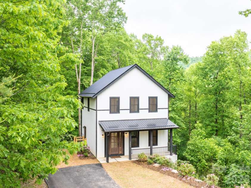 131 Bryce Way, Boone, NC 28607.  MLS# CAR4329202, YatesRealty ID 15891. 