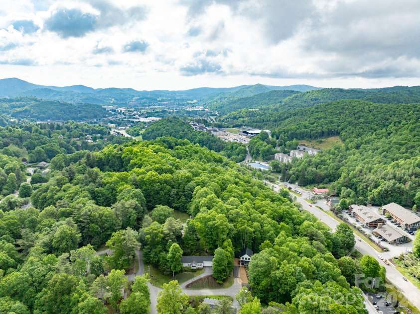 131 Bryce Way, Boone, NC 28607.  MLS# CAR4329202, YatesRealty ID 15891. 