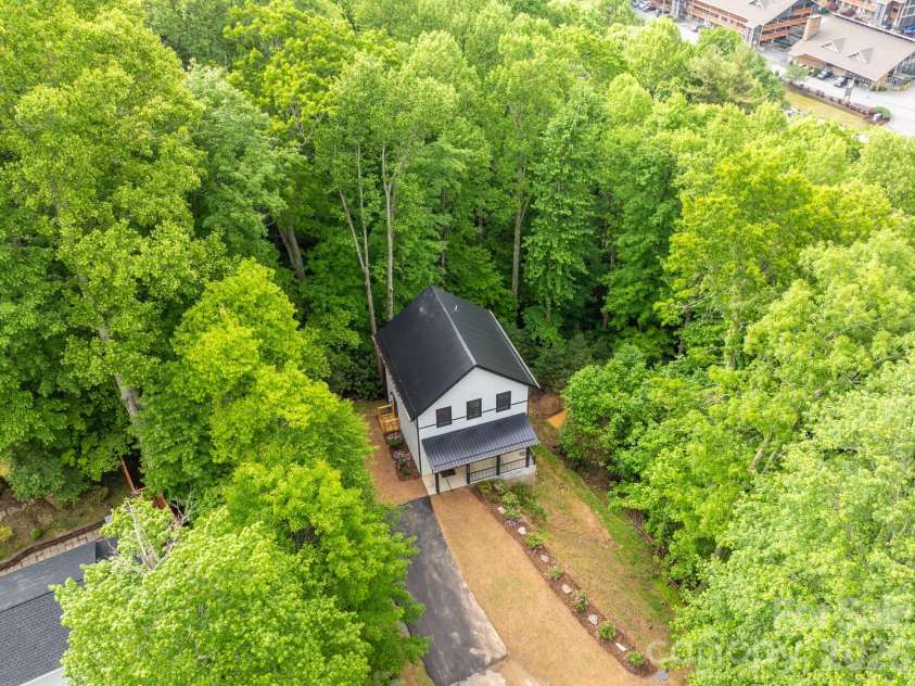 131 Bryce Way, Boone, NC 28607.  MLS# CAR4329202, YatesRealty ID 15891. 