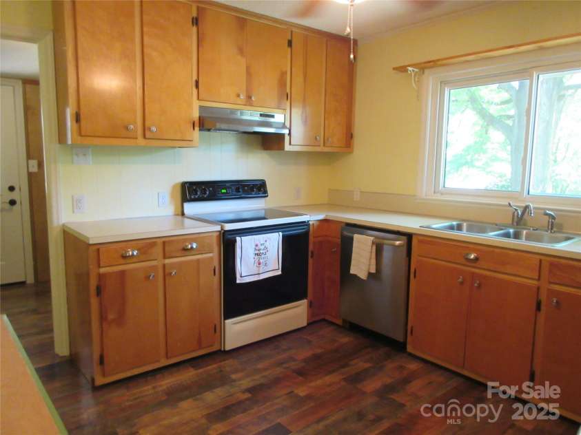 1051 Brady Avenue, Newton, NC 28658.  MLS# CAR4263738, YatesRealty ID 15893. 